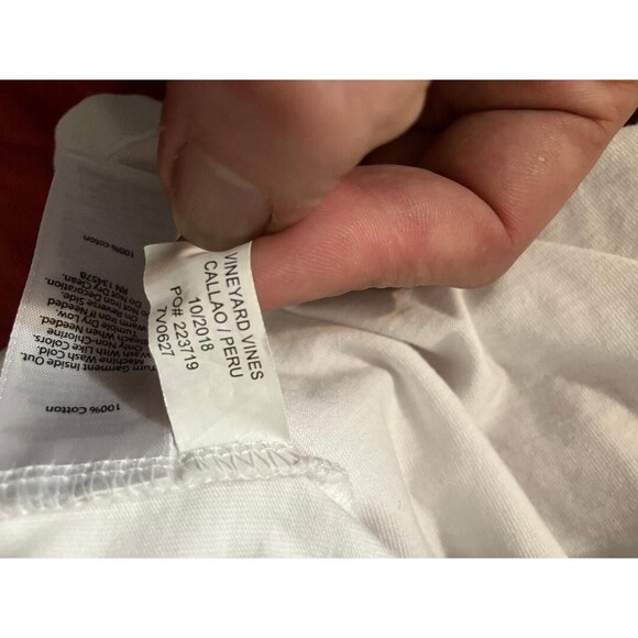 Vineyard Vines Youth Size 16 Happy New Year Long Sleeve T-Shirt Pink Whale - Picture 11 of 11